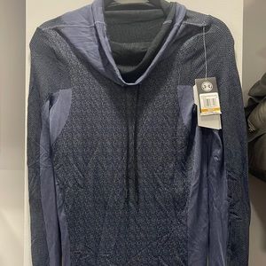 Women’s under Armour long‎ sleeve NWT